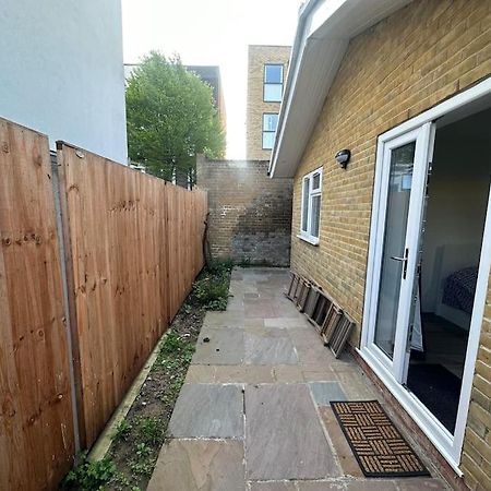 2 Bedroom House,Brownhillrd Se6 伦敦 外观 照片
