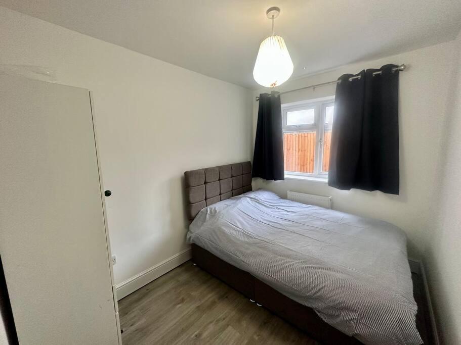 2 Bedroom House,Brownhillrd Se6 伦敦 外观 照片