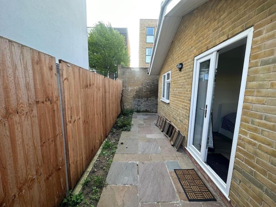2 Bedroom House,Brownhillrd Se6 伦敦 外观 照片